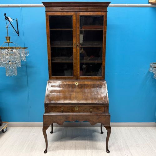 GEORGE II WALNUT BUREAU BOOKCASE ON STAND - ADDITIONAL PHOTO 2