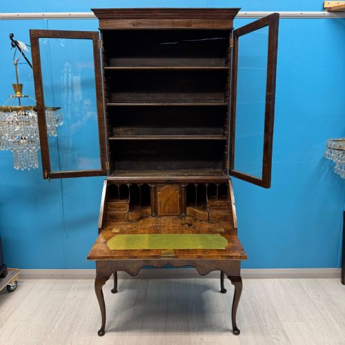 GEORGE II WALNUT BUREAU BOOKCASE ON STAND - ADDITIONAL PHOTO 9