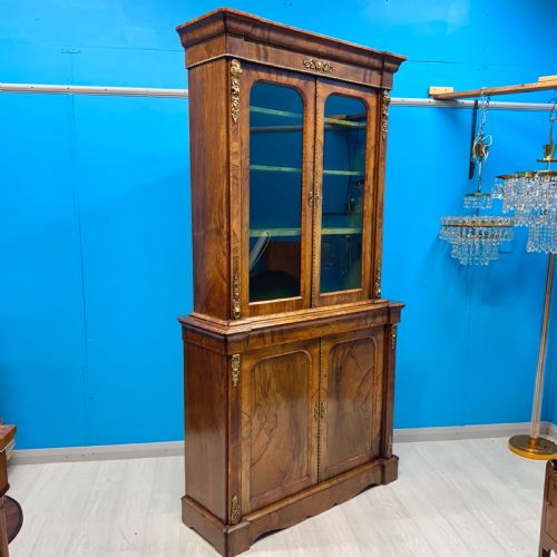 outstanding quality walnut and brass mounted bookcase - CATEGORY: ANTIQUE BOOKCASES - DATED 19TH CENTURY