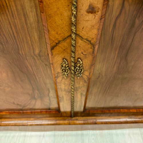 OUTSTANDING QUALITY WALNUT AND BRASS MOUNTED BOOKCASE - ADDITIONAL PHOTO 6