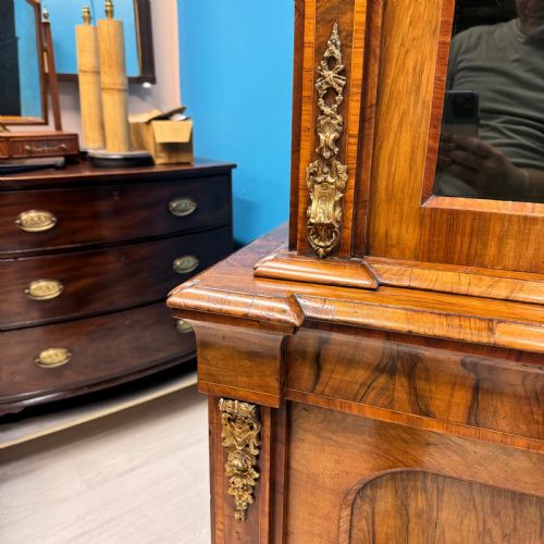 OUTSTANDING QUALITY WALNUT AND BRASS MOUNTED BOOKCASE - ADDITIONAL PHOTO 8