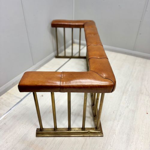 19TH CENTURY BRASS CLUB FENDER WITH LEATHER SEAT - ADDITIONAL PHOTO 6