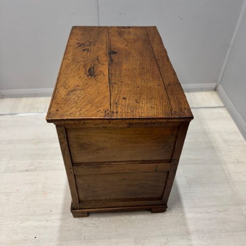 17TH CENTURY ENGLISH FRUITWOOD CHEST OF DRAWERS - ADDITIONAL PHOTO 5