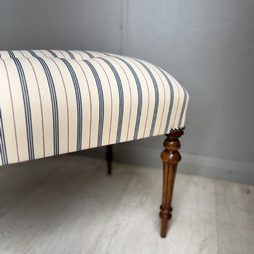 19TH CENTURY LONG STOOL IN BUTTONED TICKING STRIPES - ADDITIONAL PHOTO 2