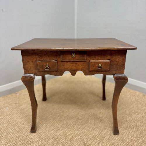 18TH CENTURY OAK LOW SIDE TABLE WITH LOCKING DRAWER