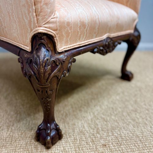 GEORGIAN ARMCHAIR ON HIPPED CABRIOLE LEGS - ADDITIONAL PHOTO 1