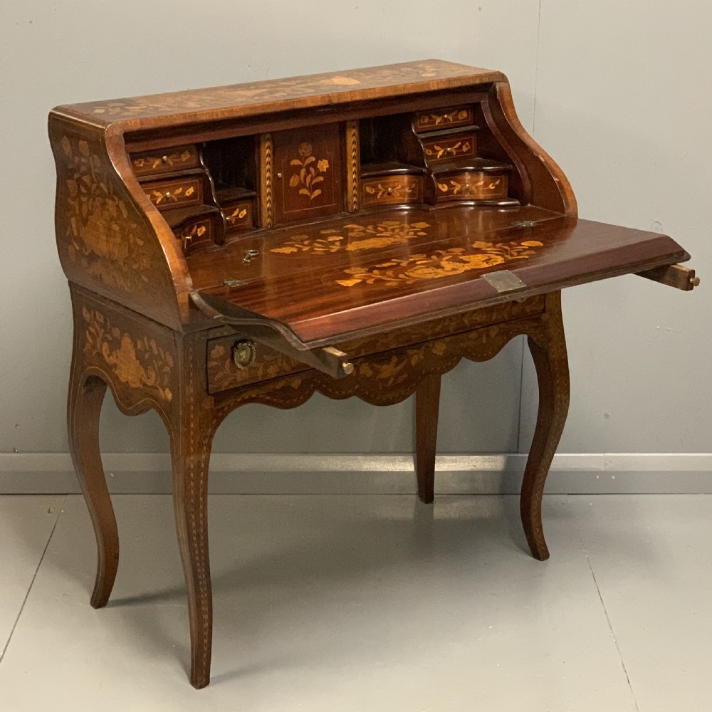 Early 19th century Dutch marquetry bureau View V