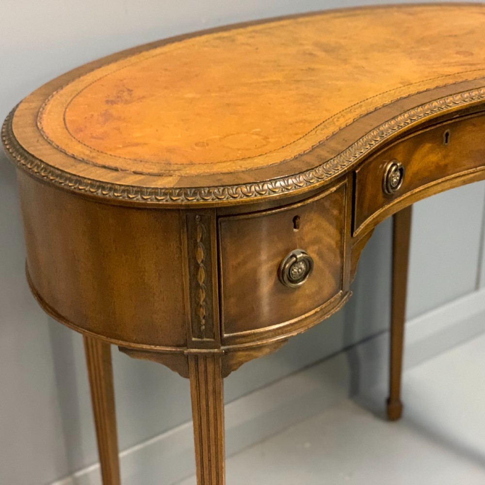 Edwardian kidney shape dressing table View VII