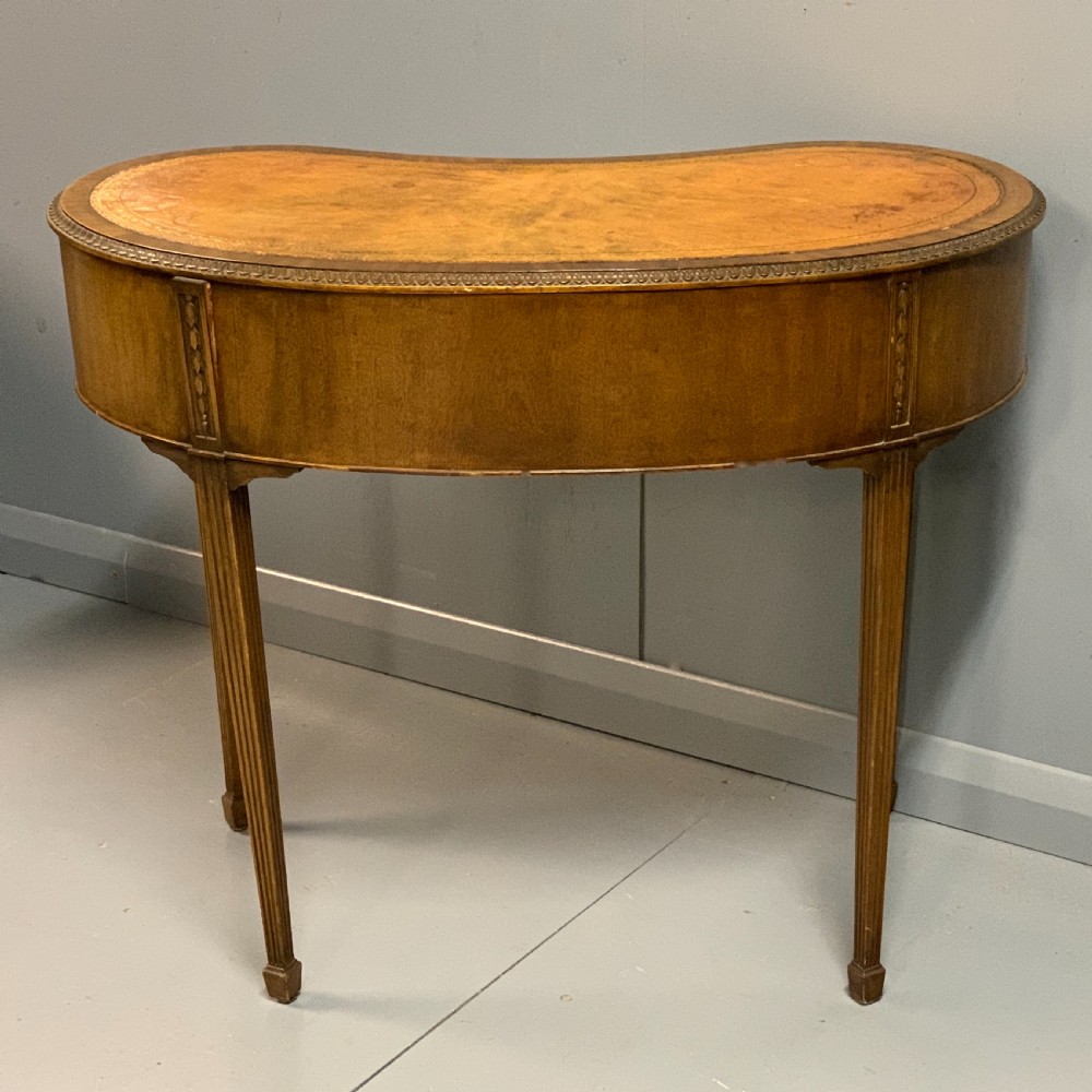 Edwardian kidney shape dressing table View VIII