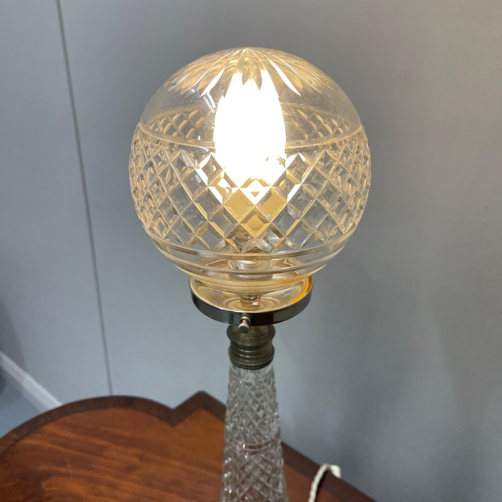 Cut and pressed glass globe table lamp View VII