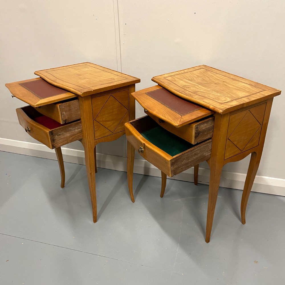 Pair of French ash inlaid bedside lamp tables View II