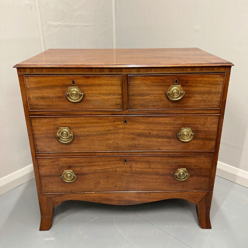 Small Georgian mahogany chest of drawers View IX