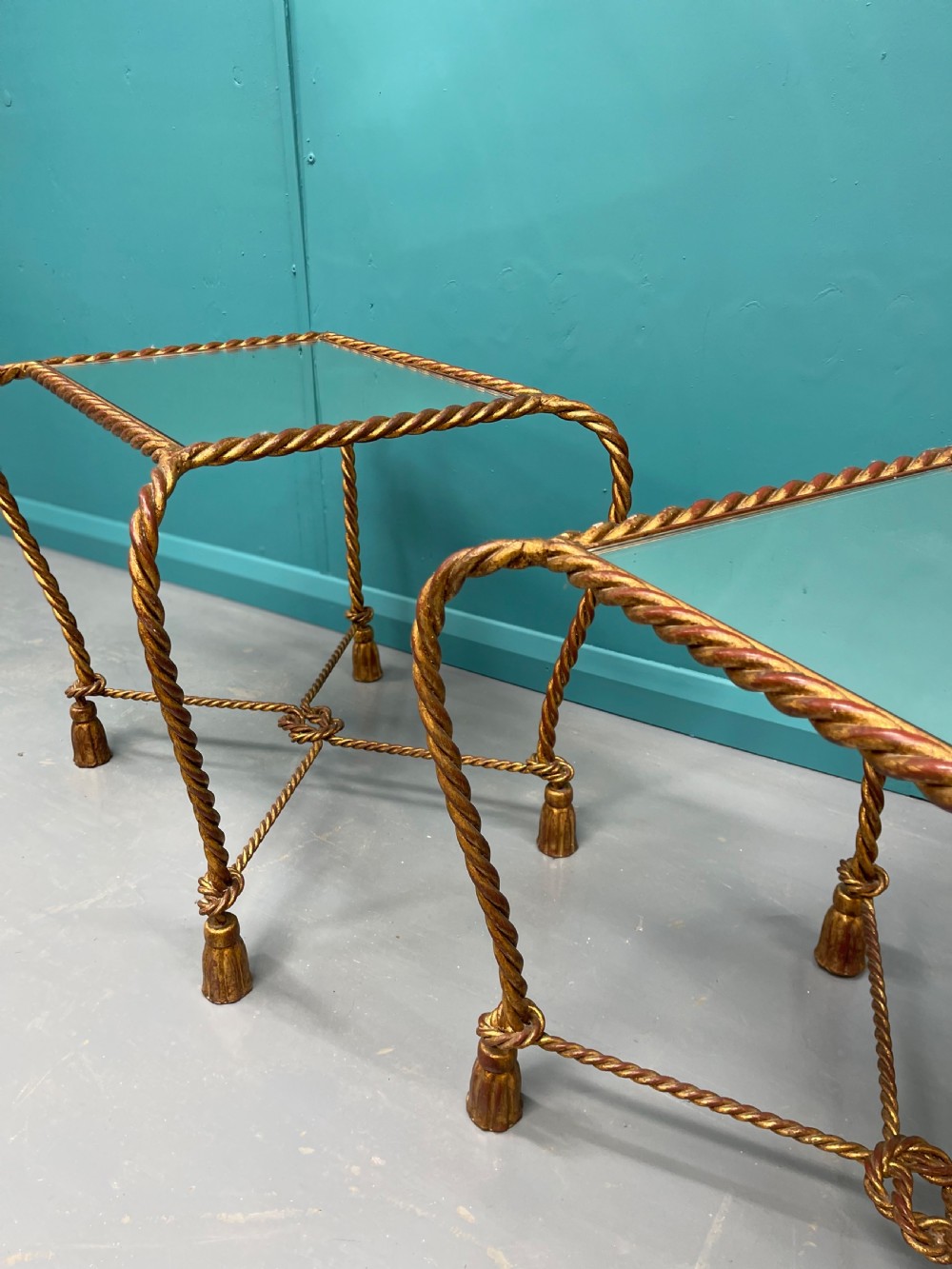 Italian mirrored gilt side and coffee table set View IV