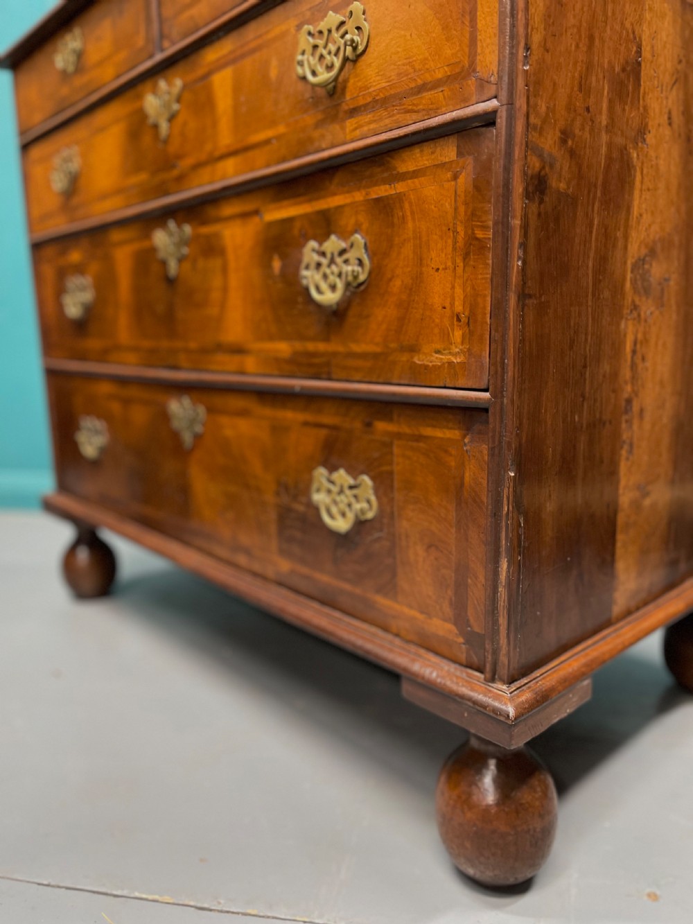 Queen Anne walnut chest of drawers  View VI