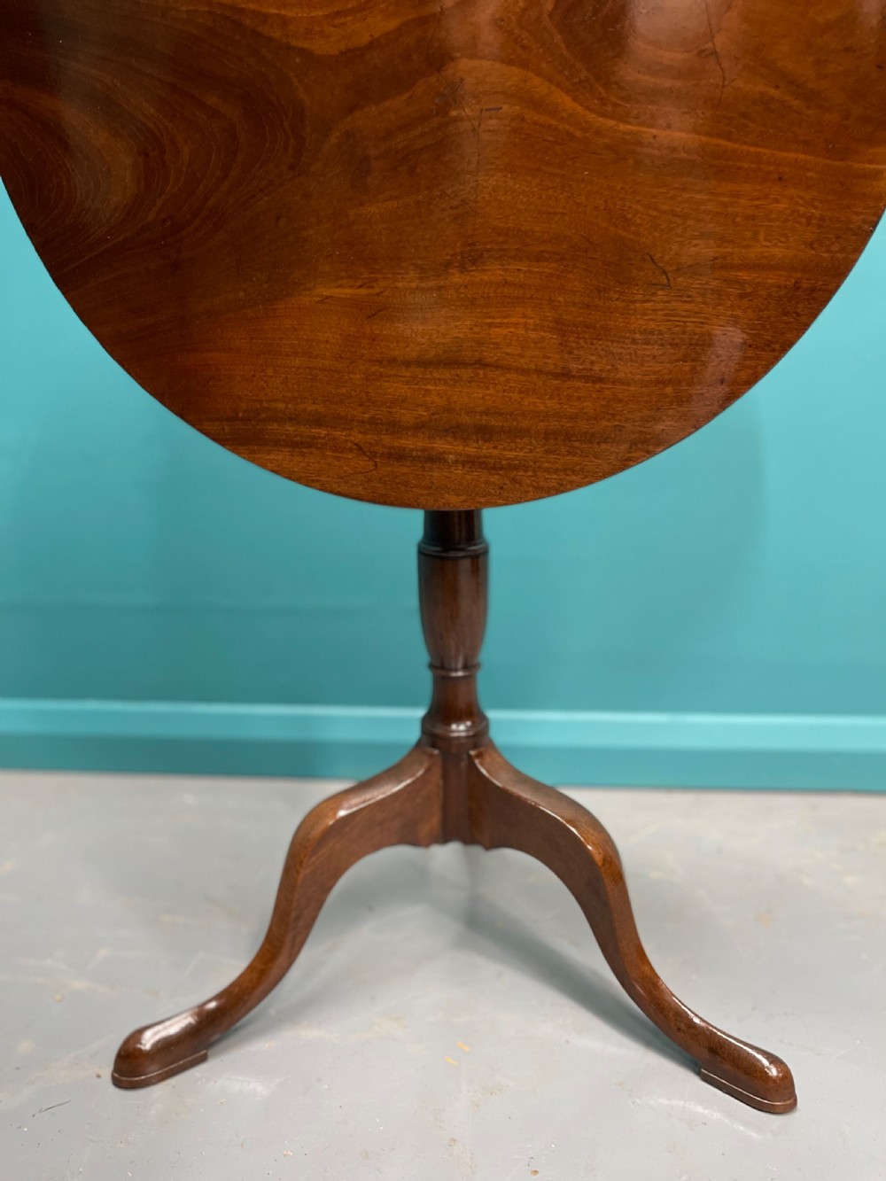 Georgian mahogany round tilt top pedestal table View III