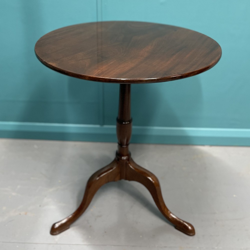 Georgian mahogany round tilt top pedestal table View VII