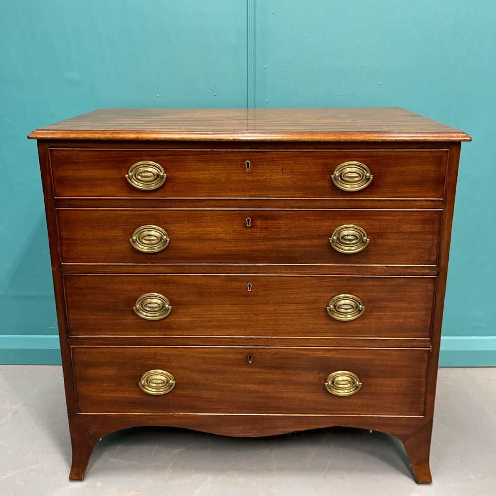 Small Regency mahogany chest of drawers 