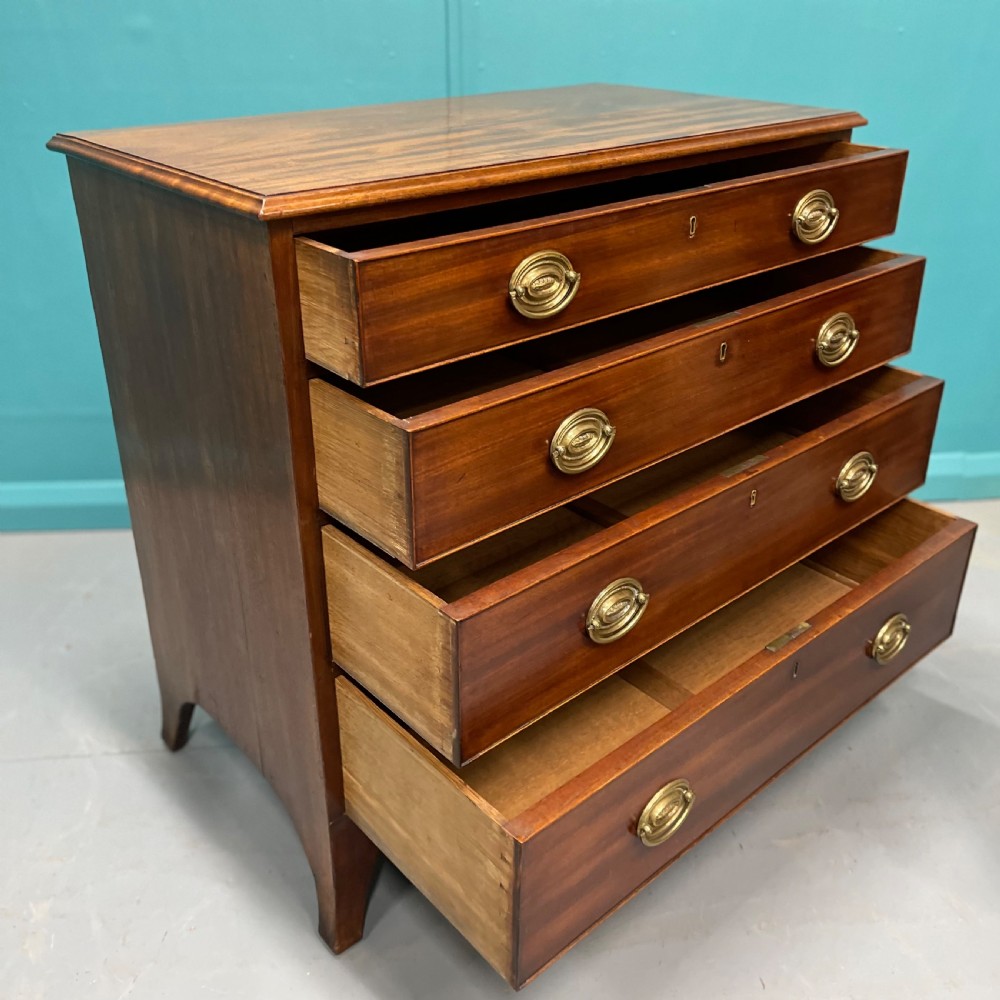 Small Regency mahogany chest of drawers  View IV