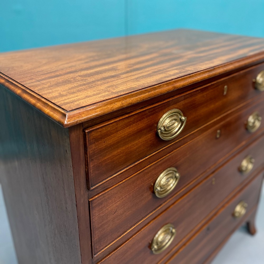 Small Regency mahogany chest of drawers  View V