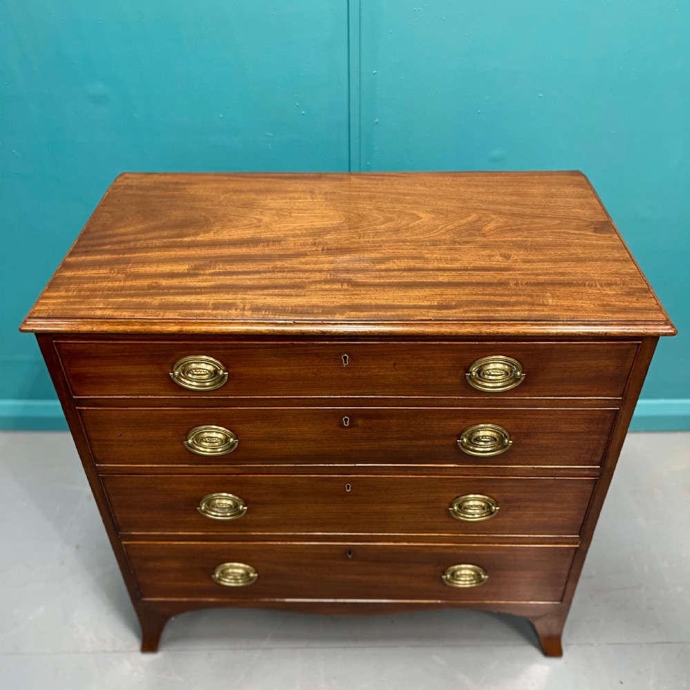 Small Regency mahogany chest of drawers  View VII