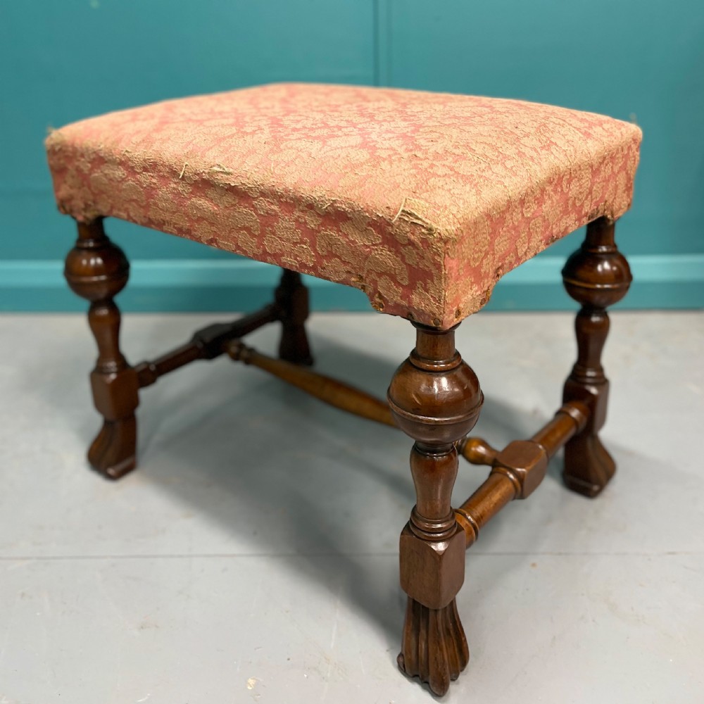 Queen Anne style walnut piano stool View III