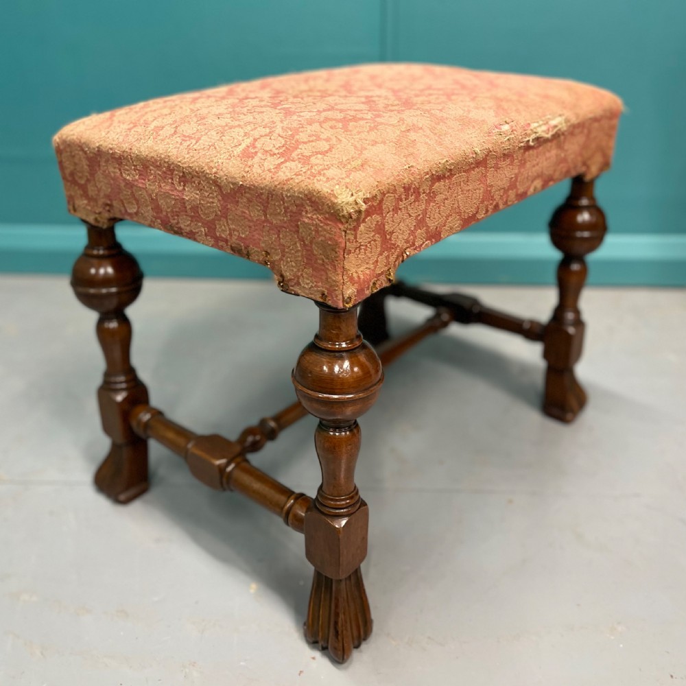 Queen Anne style walnut piano stool View VI