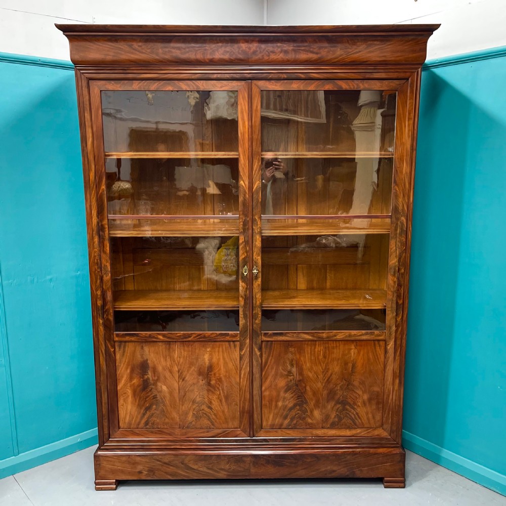 Large 19th century French two door bookcase 