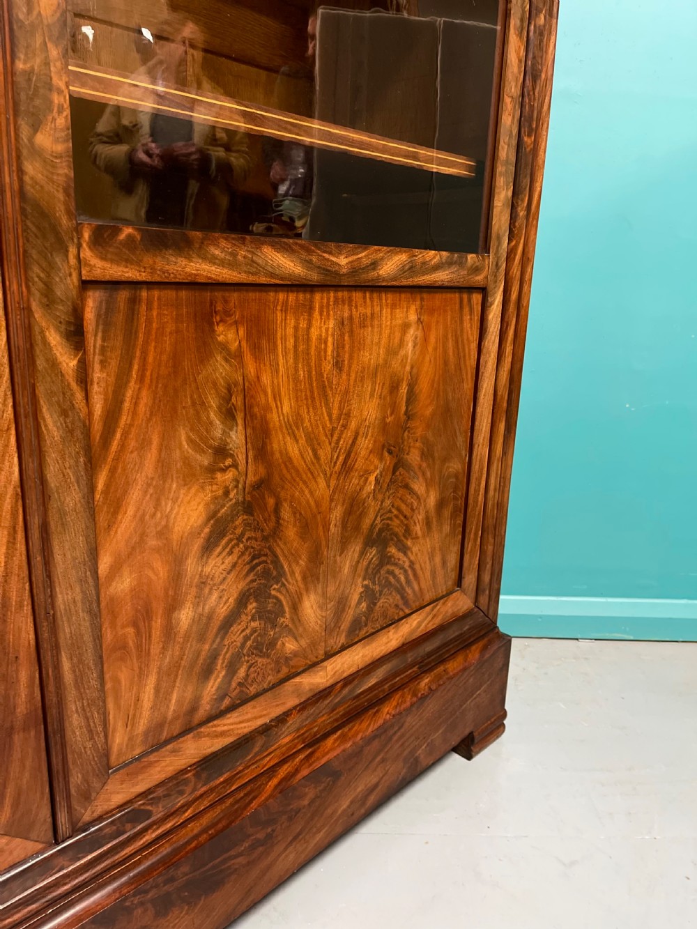 Large 19th century French two door bookcase  View IX