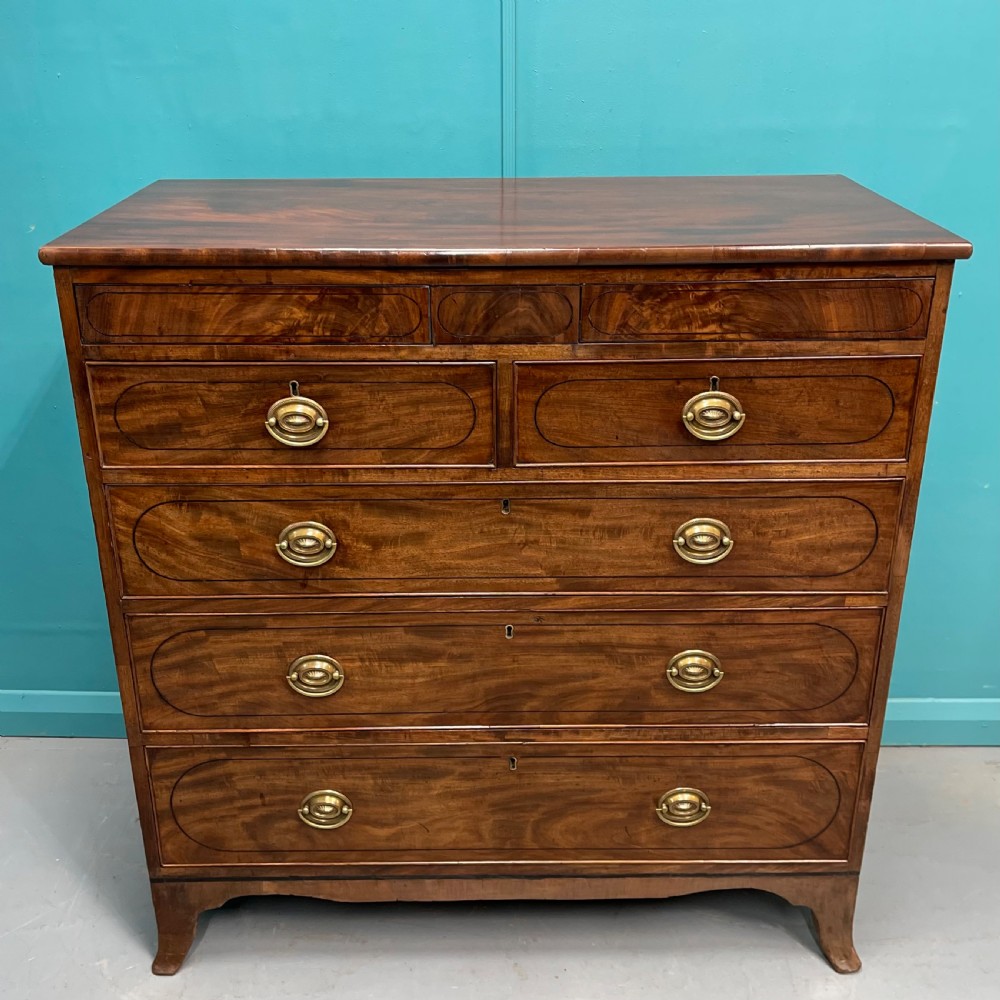 Georgian chest of drawers with hidden drawers