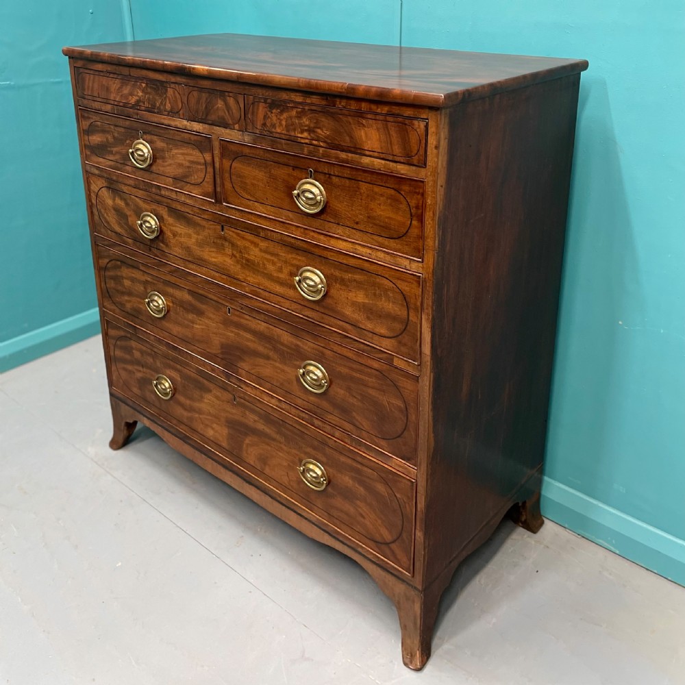 Georgian chest of drawers with hidden drawers View II