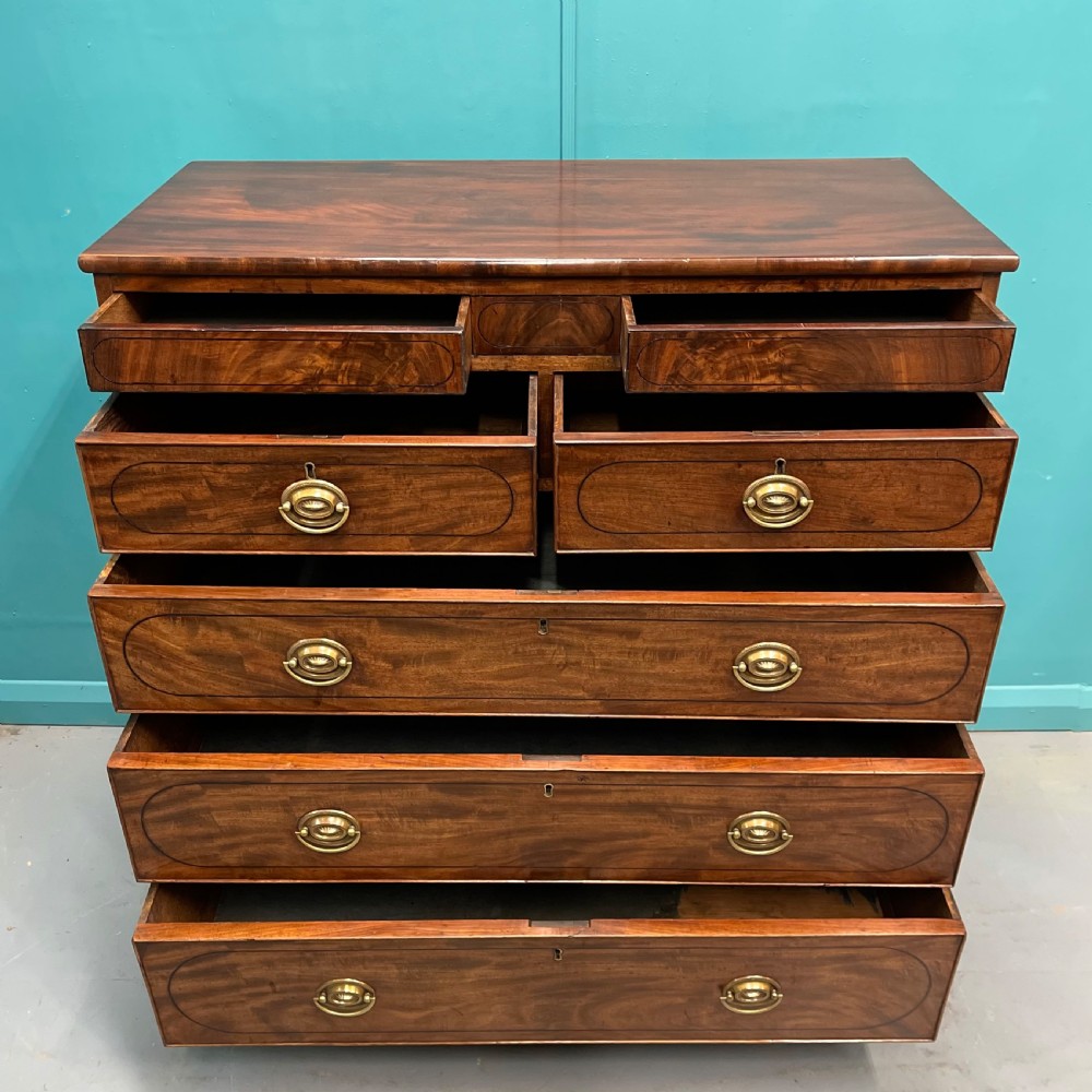 Georgian chest of drawers with hidden drawers View V