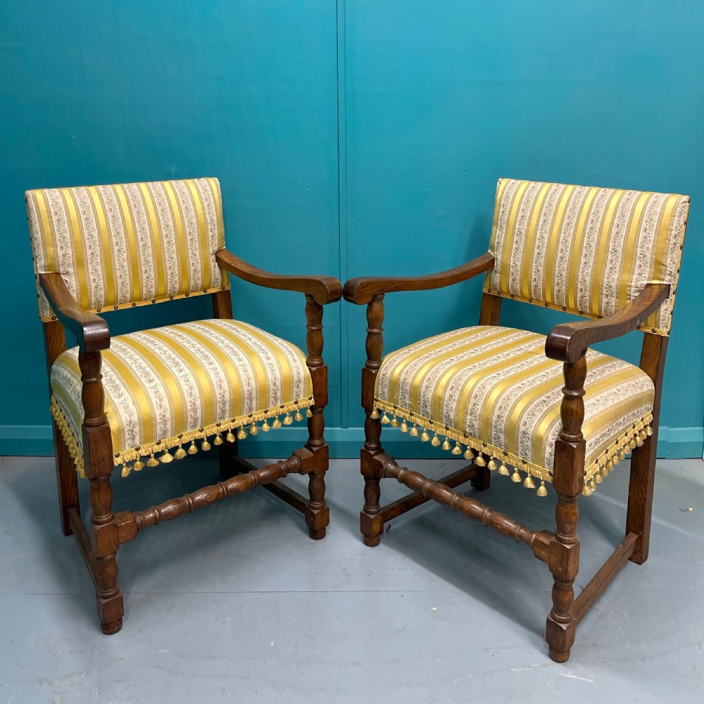 Pair of English oak hall armchairs View IV
