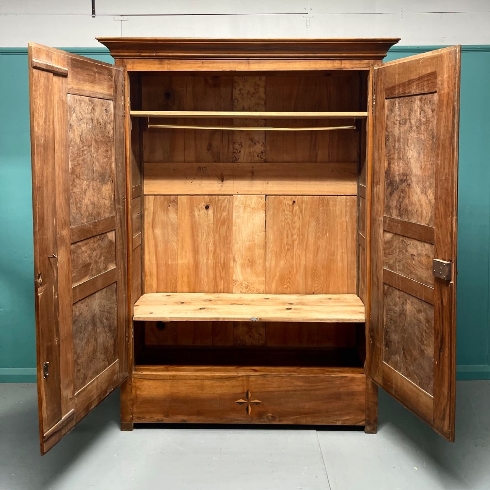 French 19th century burr walnut armoire  View VIII