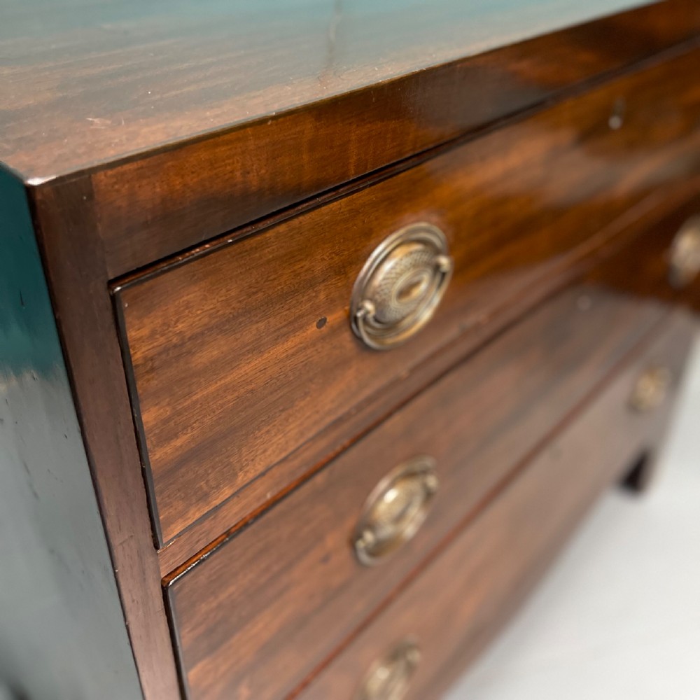 Small Georgian mahogany chest of drawers  View IV
