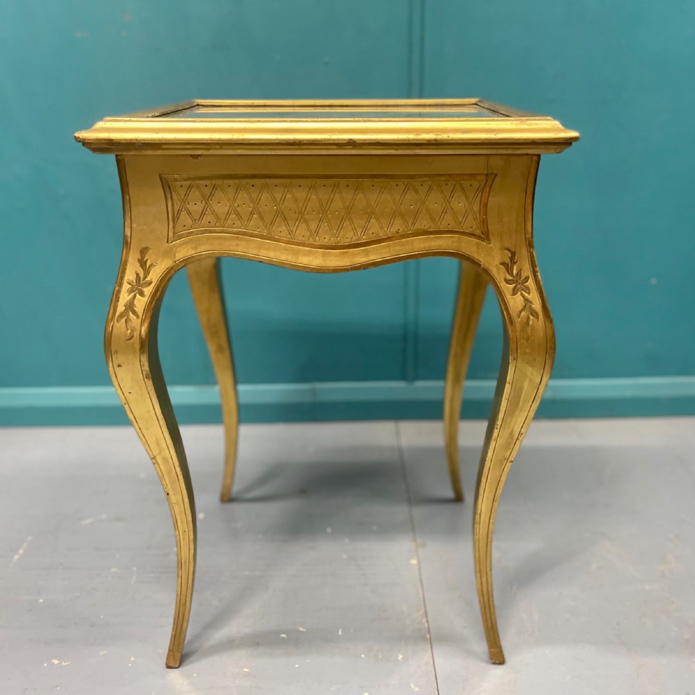 Exceptional 19th century gold leaf side lamp table View VI