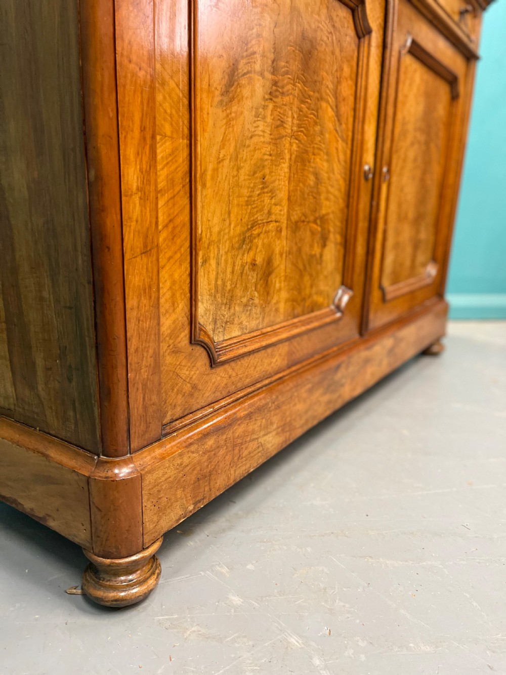19th century French buffet sideboard in walnut View VII