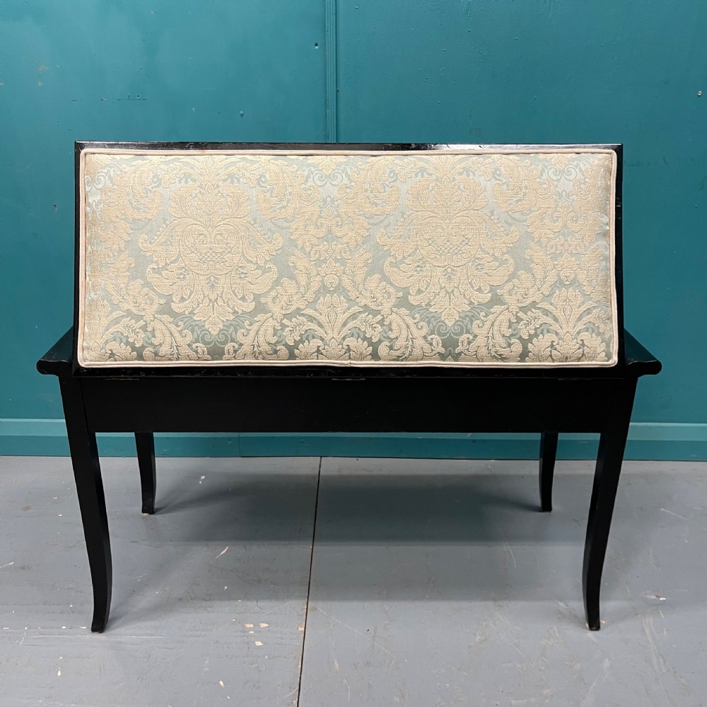Black lacquered piano duet stool View II