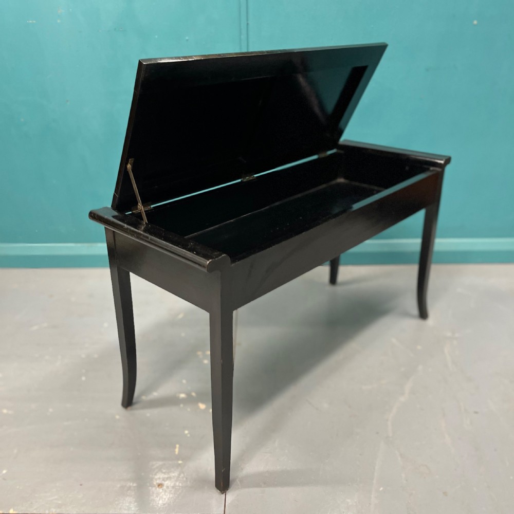 Black lacquered piano duet stool View III