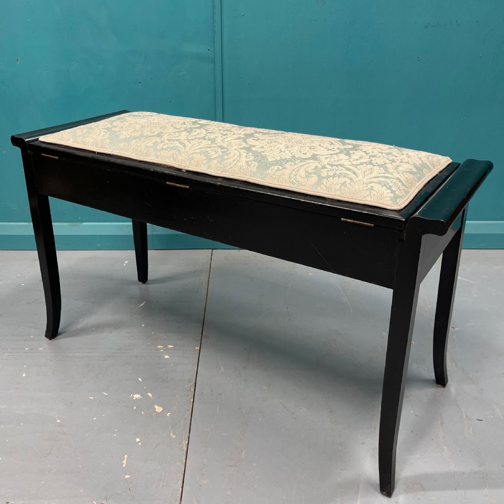Black lacquered piano duet stool View V