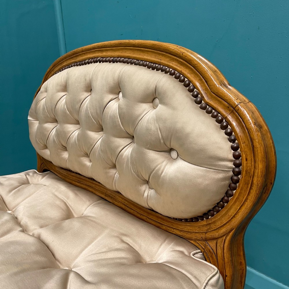 French buttoned “petit canape” window seat View II