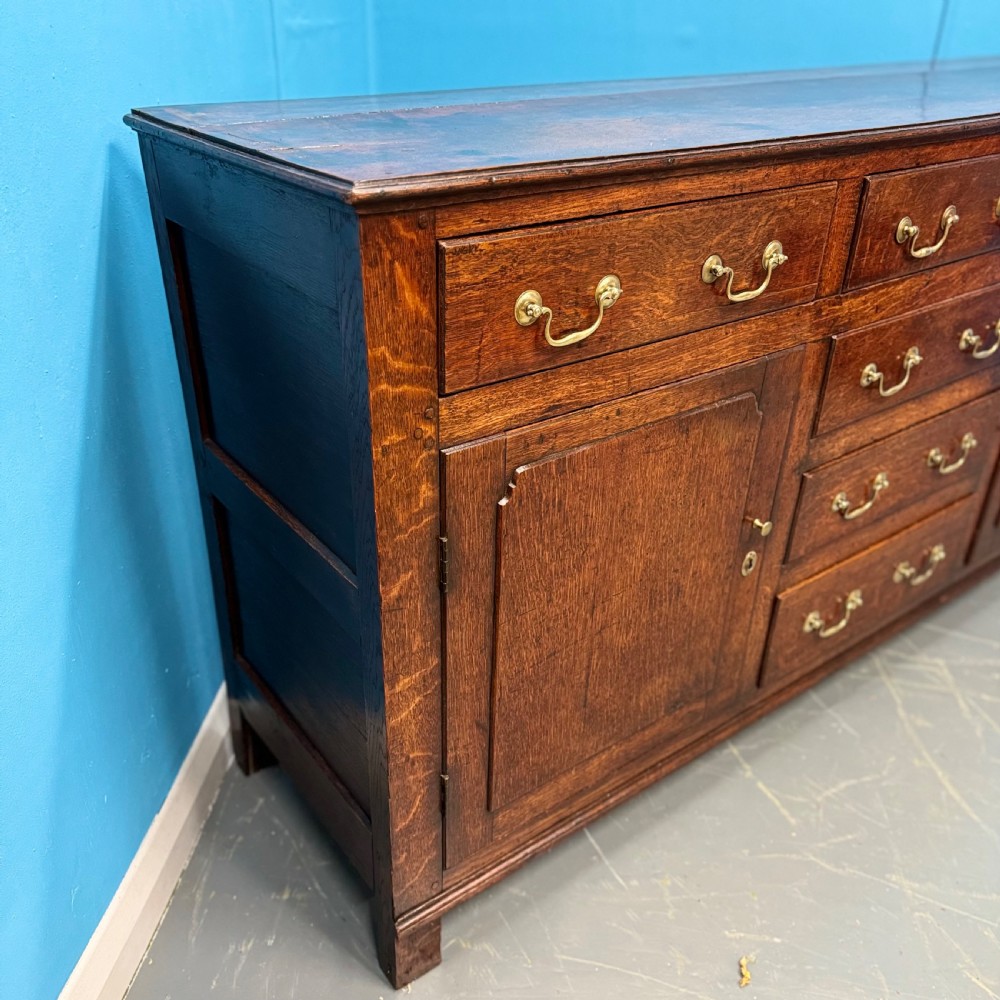 Late 18th century Welsh oak dresser base View VI