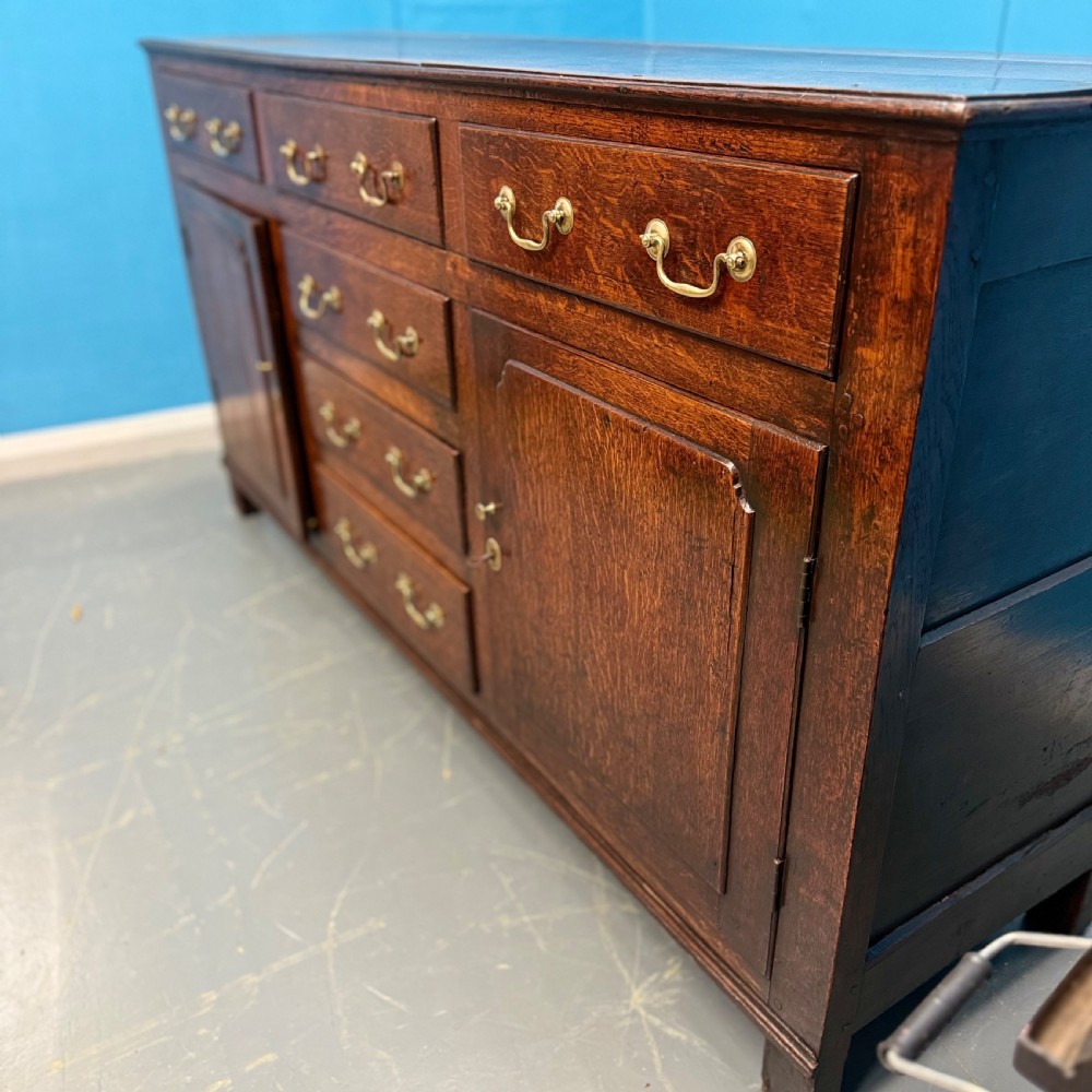 Late 18th century Welsh oak dresser base View VII