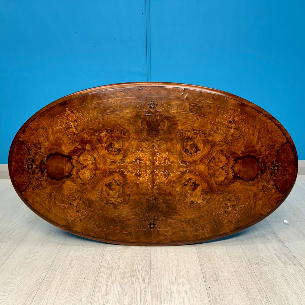 19th century burr walnut table with marquetry View II