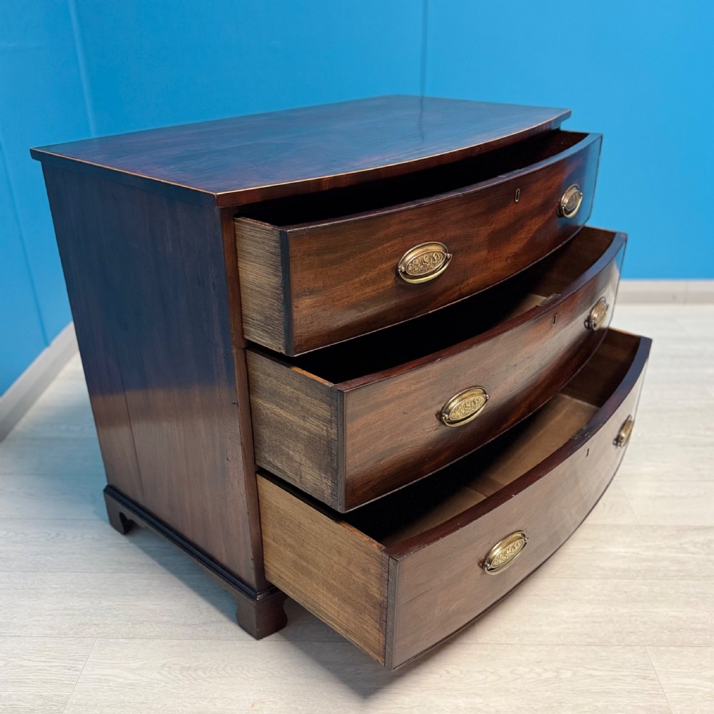 Georgian bow front chest of drawers  View VI