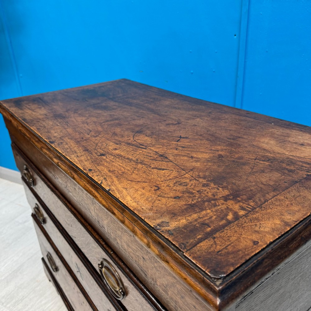 18th century English oak chest of drawers  View II