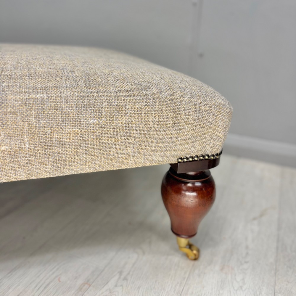 Large centre footstool in course linen View IV