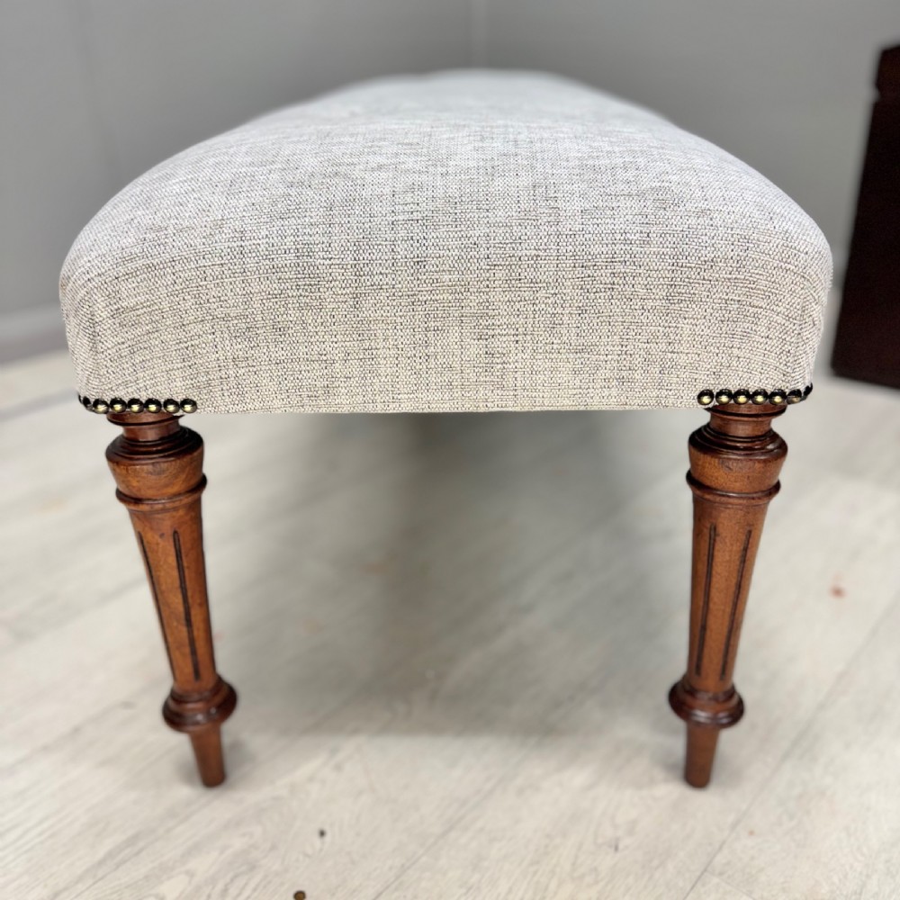 6 ft buttoned long stool on Regency legs View IV