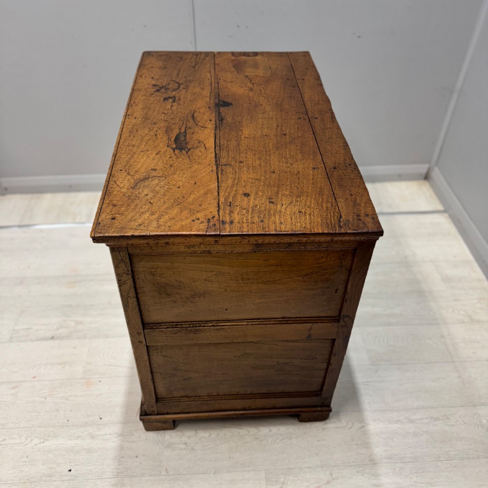 17th century English fruitwood chest of drawers  View VI