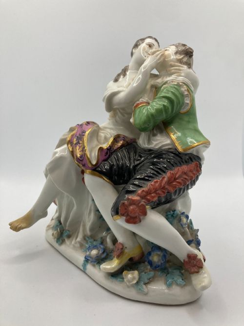 MEISSEN PORCELAIN FIGURINE 'PAIR OF LOVERS' MODEL NO 571 18TH CENTURY - ADDITIONAL PHOTO 1