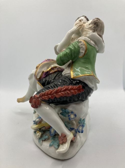 MEISSEN PORCELAIN FIGURINE 'PAIR OF LOVERS' MODEL NO 571 18TH CENTURY - ADDITIONAL PHOTO 2